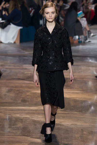 Look 9